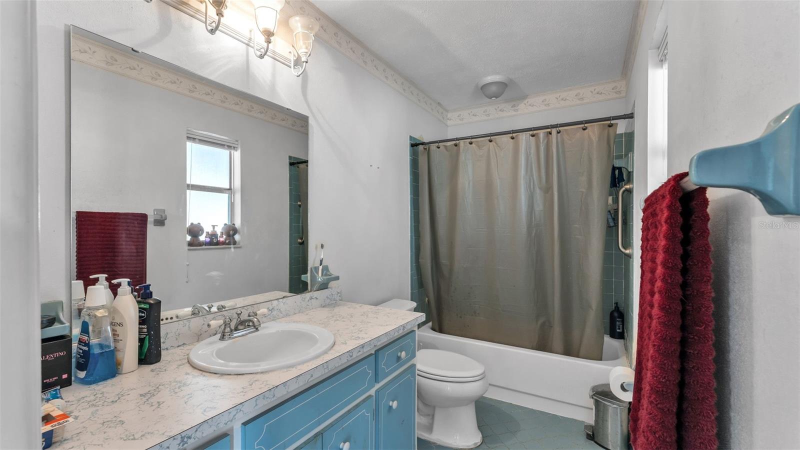 LAKE GIBSON SHORES - Residential