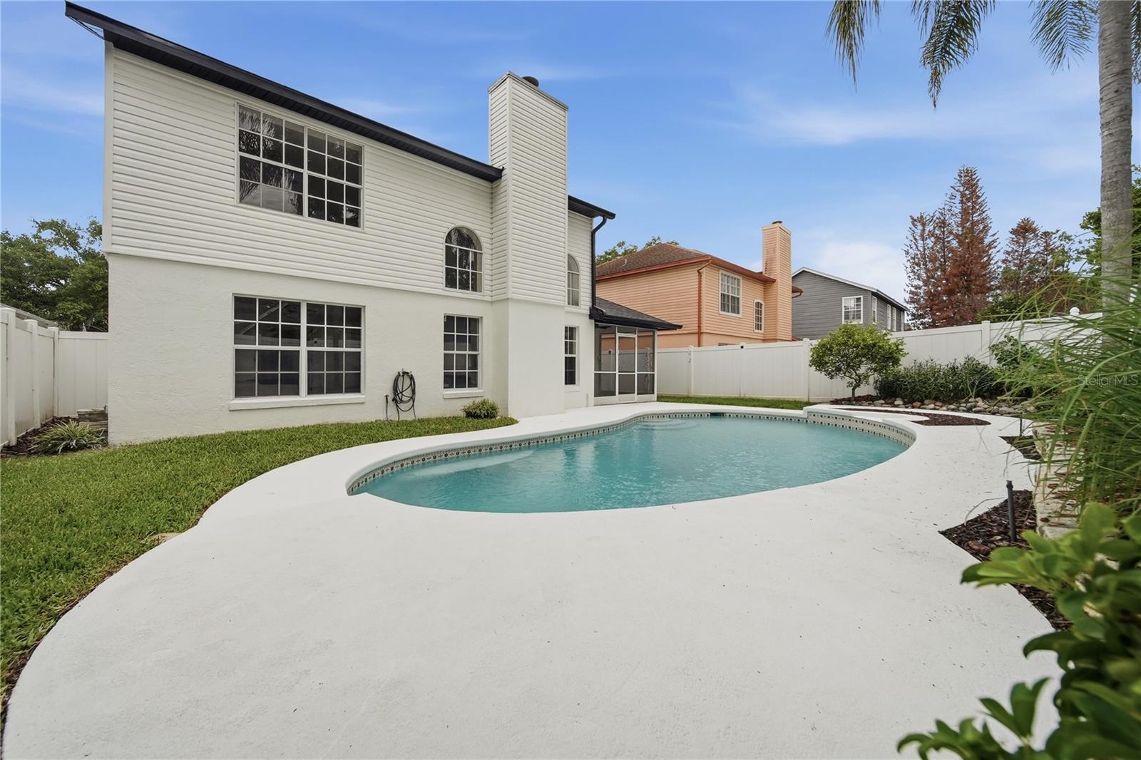 476 QUEENSBRIDGE DRIVE