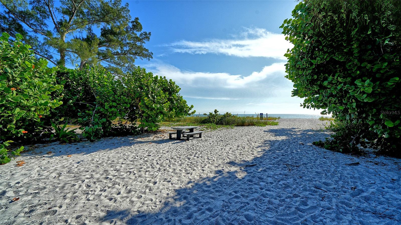 SLEEPY LAGOON - Residential