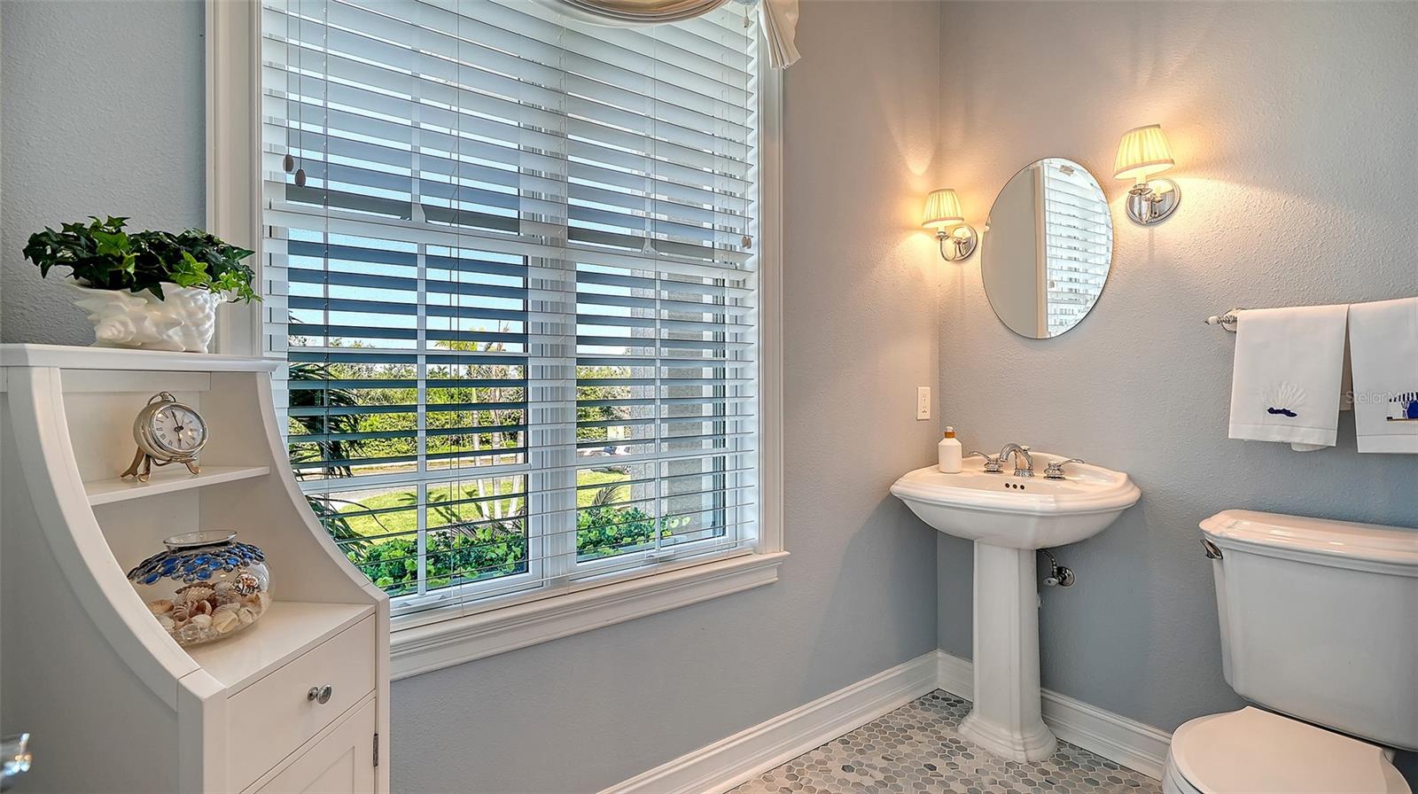 SLEEPY LAGOON - Residential