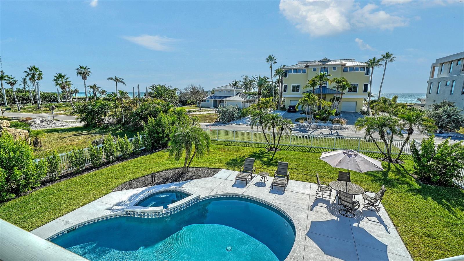 SLEEPY LAGOON - Residential