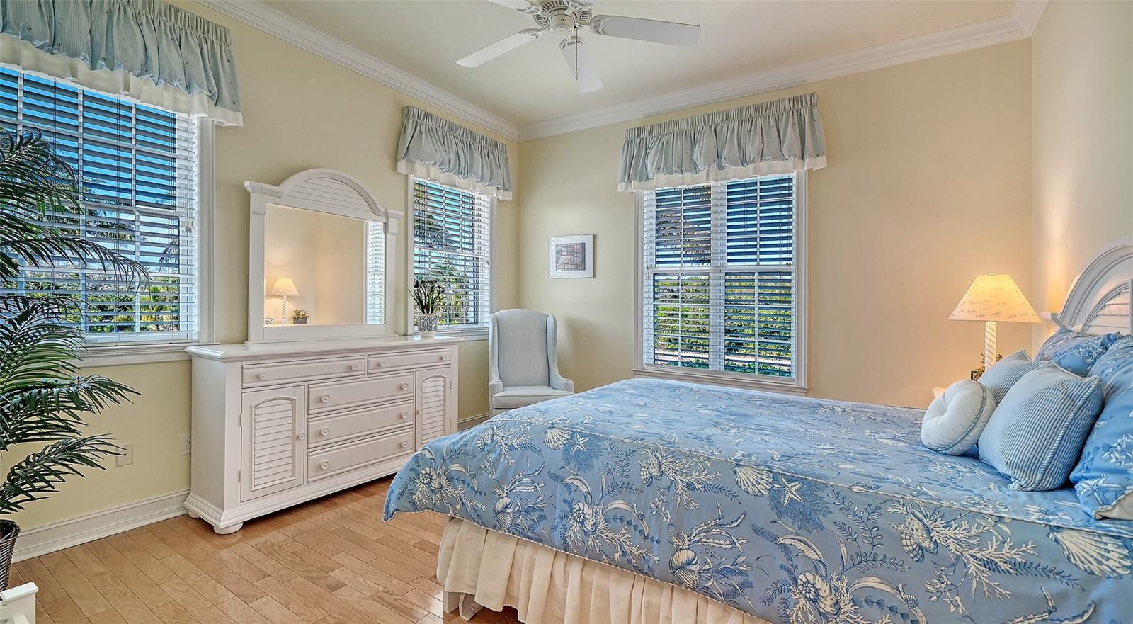 SLEEPY LAGOON - Residential