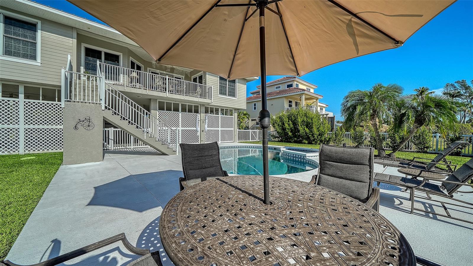 SLEEPY LAGOON - Residential