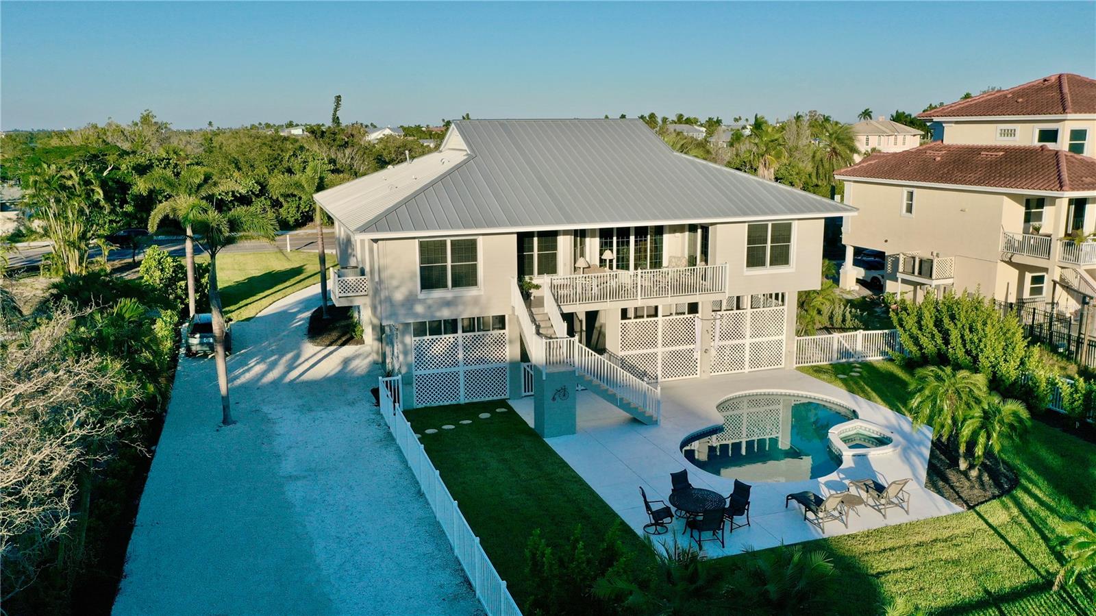 SLEEPY LAGOON - Residential