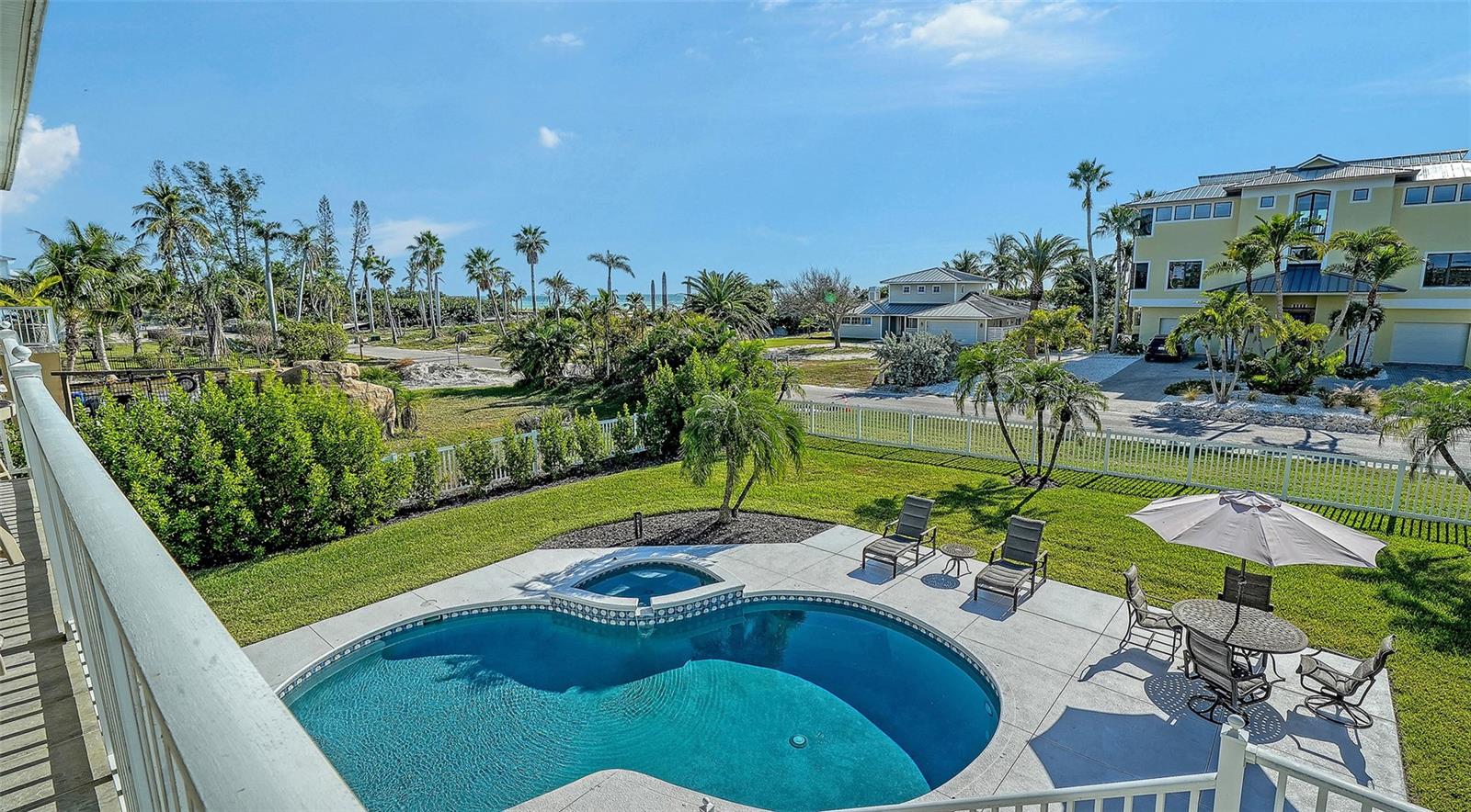 SLEEPY LAGOON - Residential