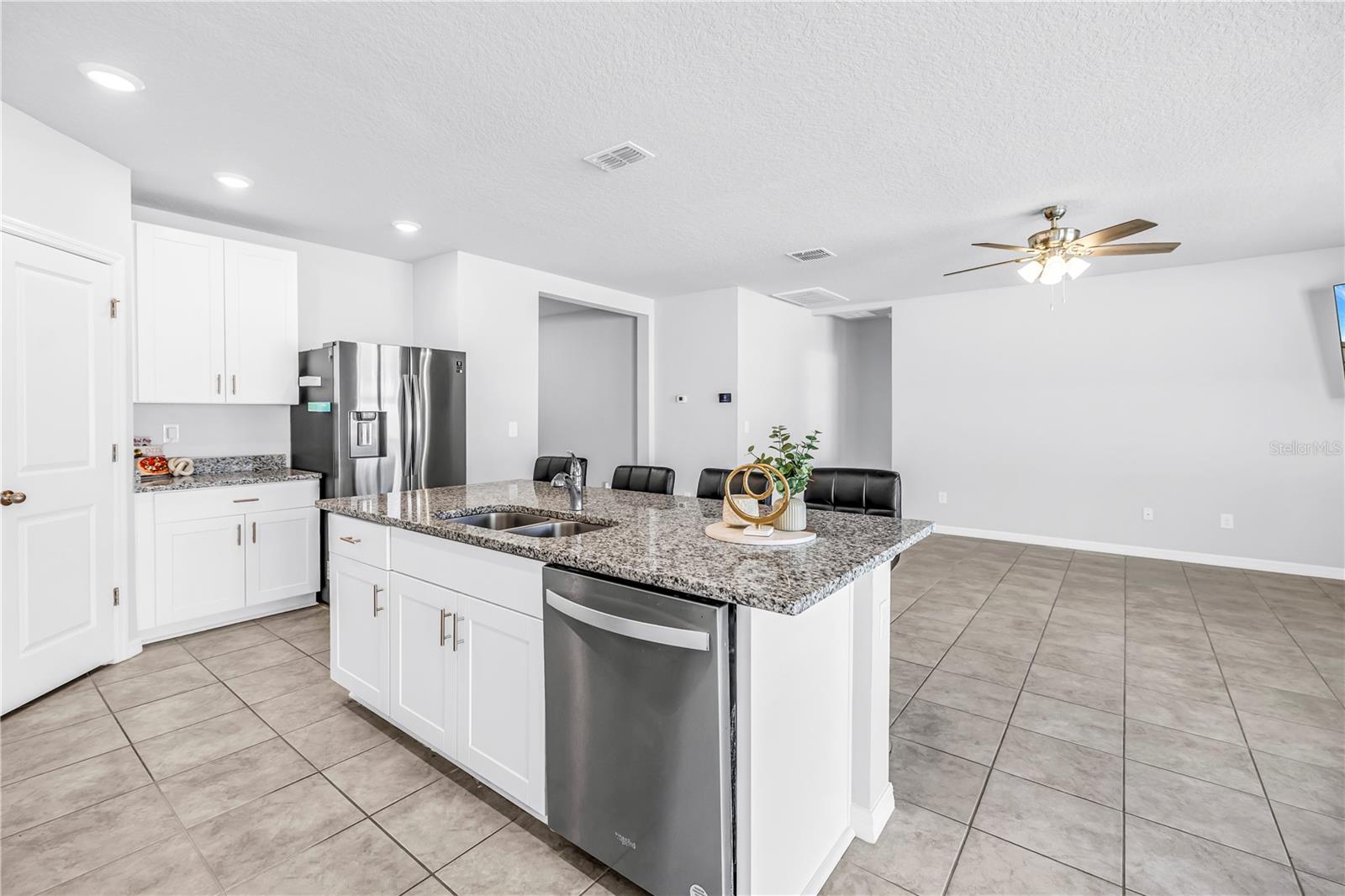 LANTANA GROVE - Residential