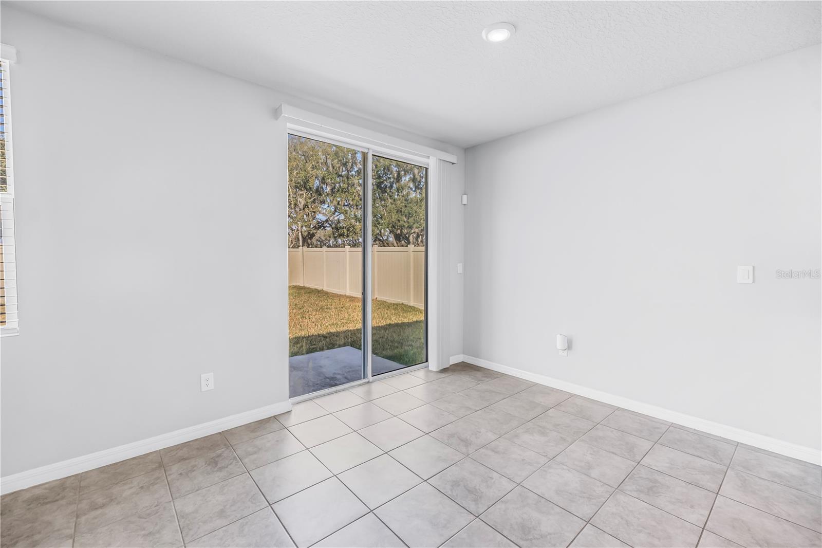 LANTANA GROVE - Residential