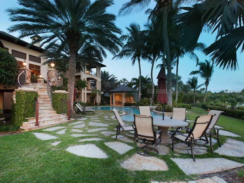 SAPPHIRE SHORES - Residential