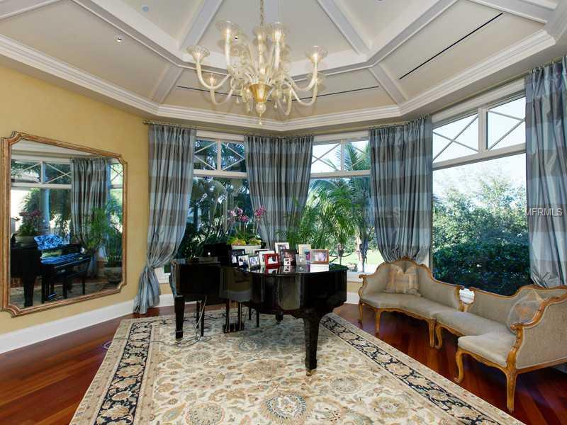 SAPPHIRE SHORES - Residential