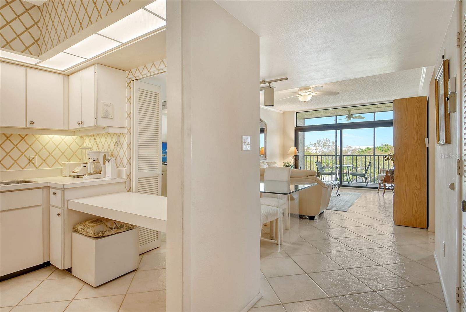 SEAPLACE V - Residential Lease