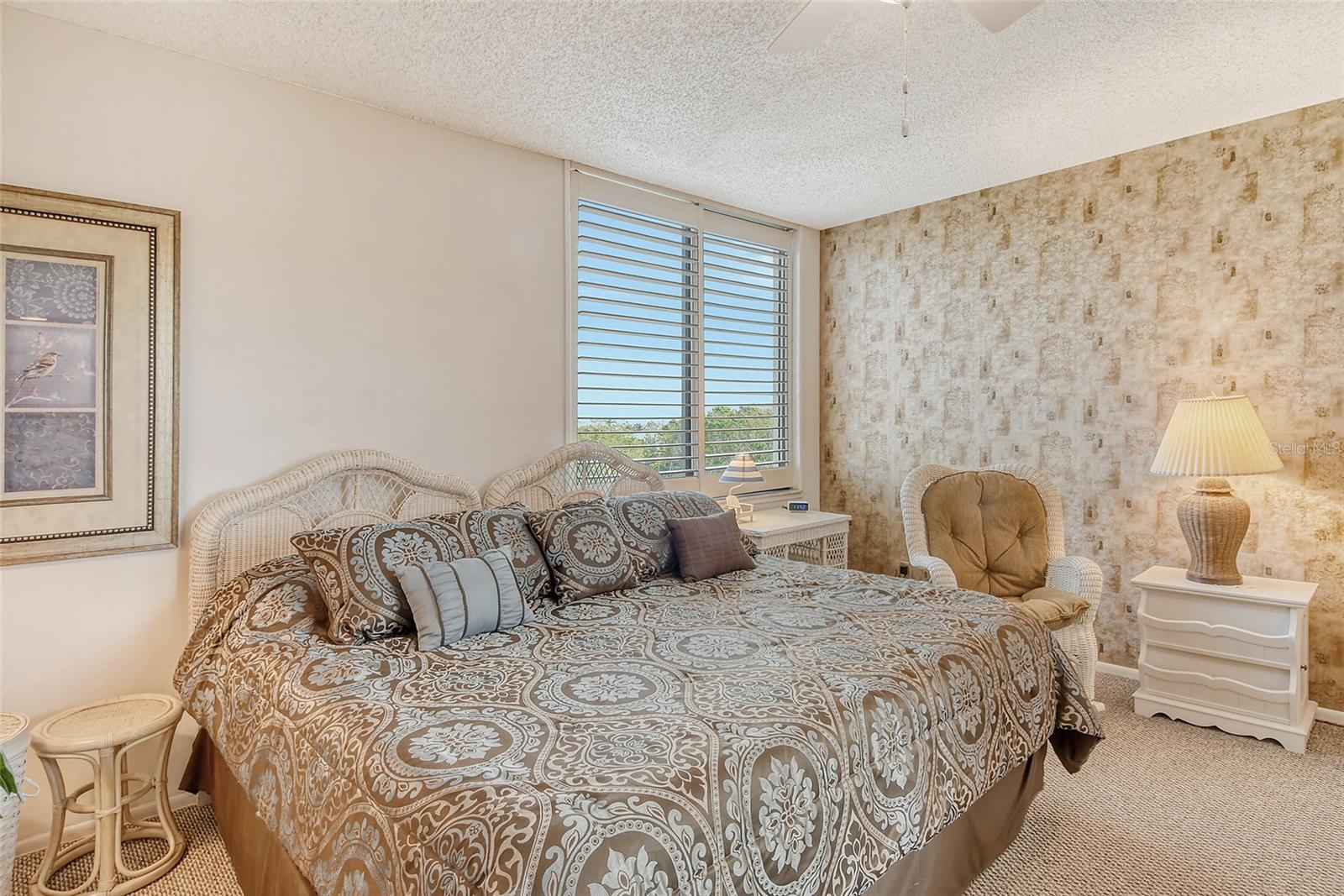 SEAPLACE V - Residential Lease