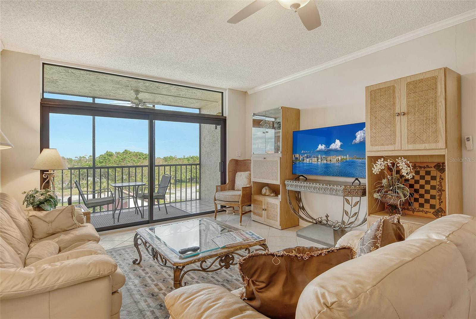 SEAPLACE V - Residential Lease