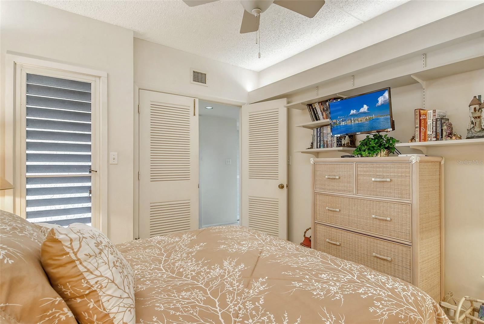 SEAPLACE V - Residential Lease