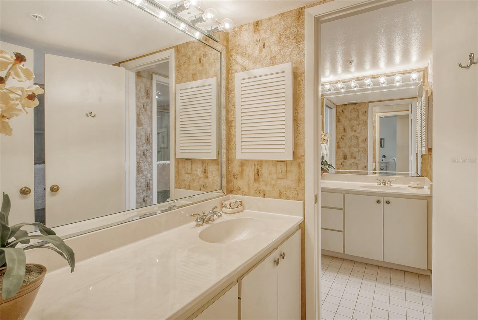 SEAPLACE V - Residential Lease