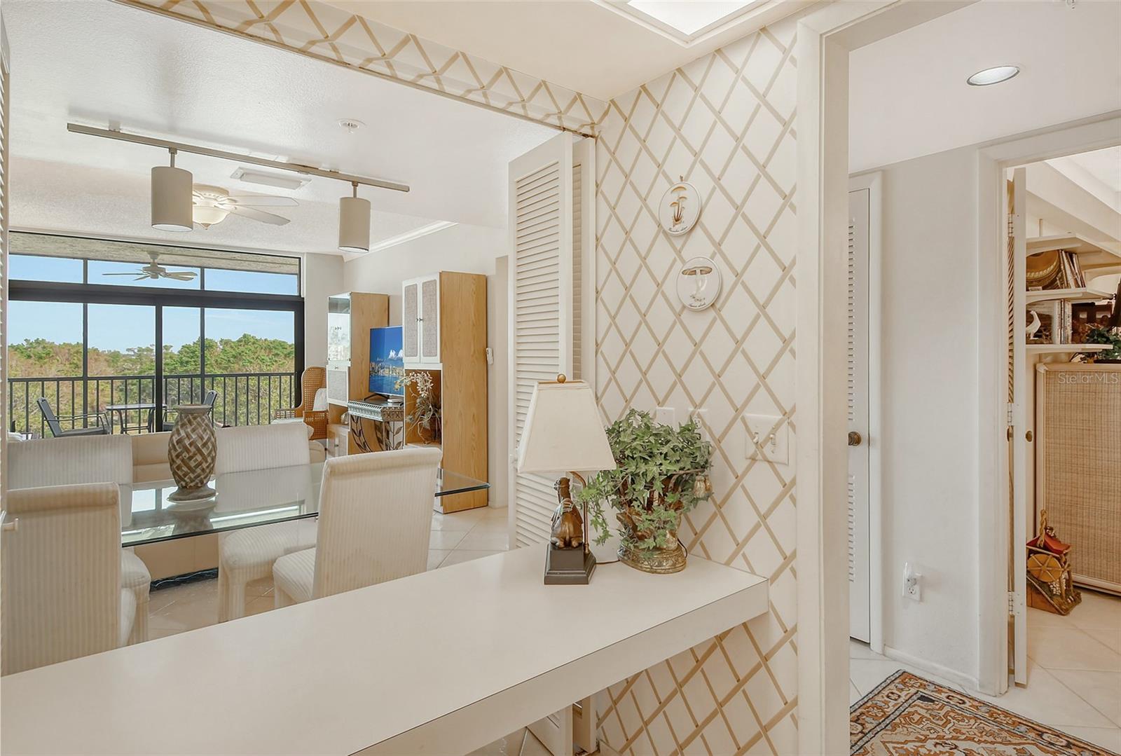 SEAPLACE V - Residential Lease