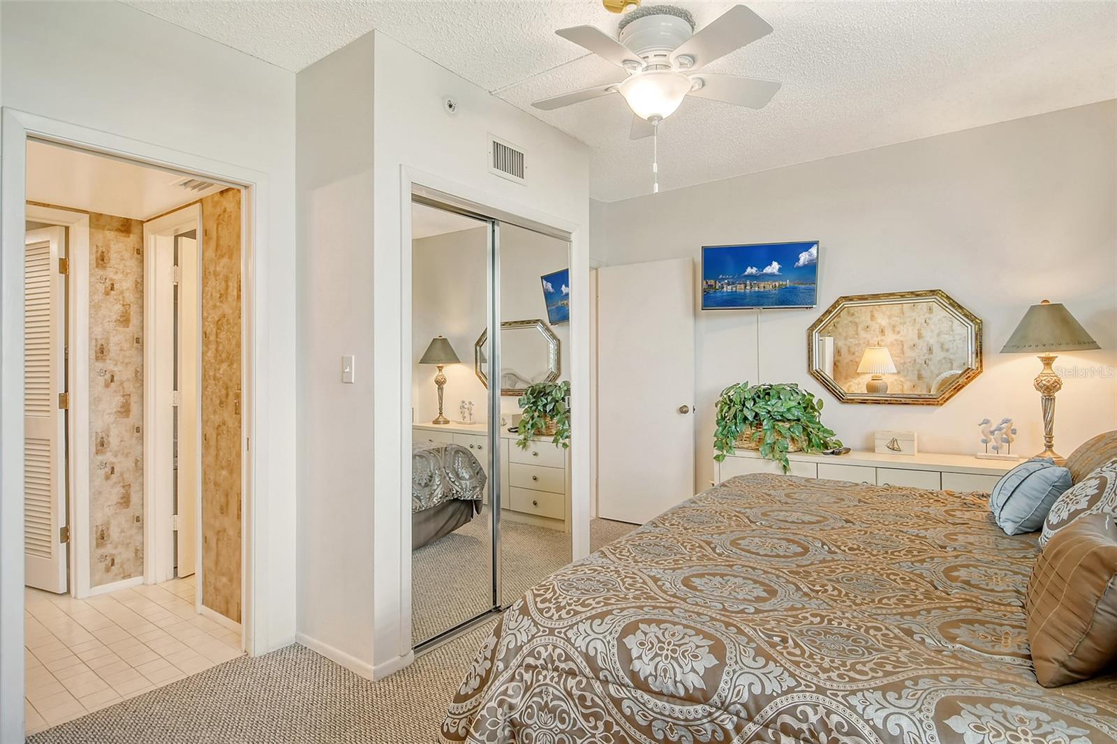 SEAPLACE V - Residential Lease