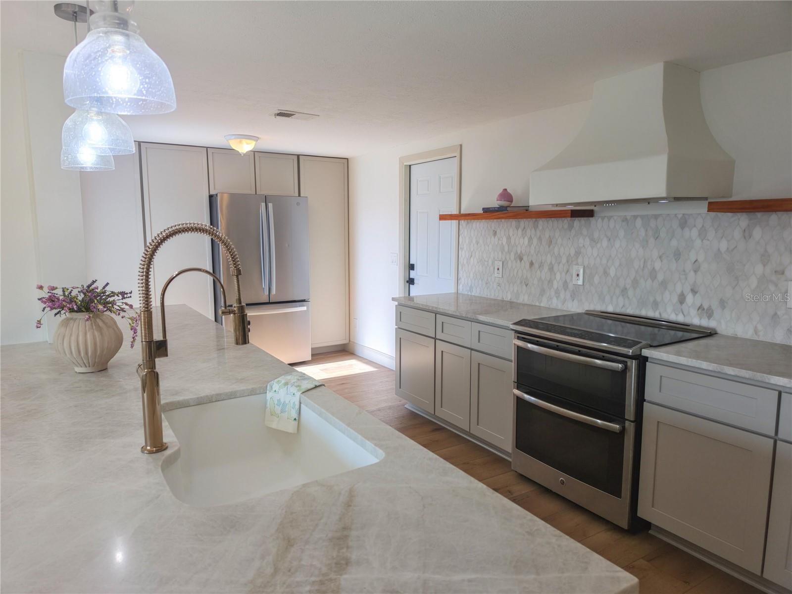 APOLLO BEACH UNIT FOUR - Residential