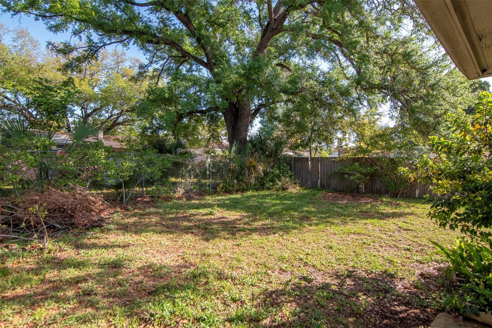 LINCOLN GARDENS - Residential