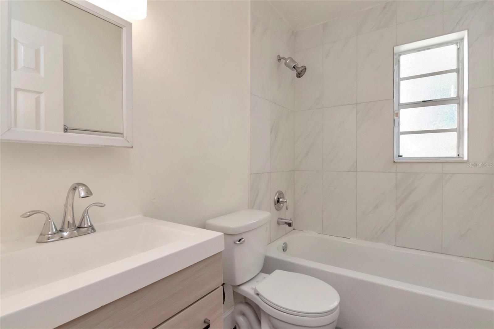 LINCOLN GARDENS - Residential