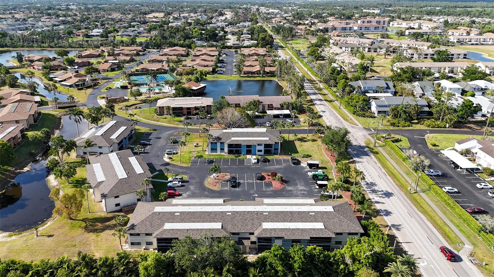 TIMBERLAKE CONDO 02 - Residential