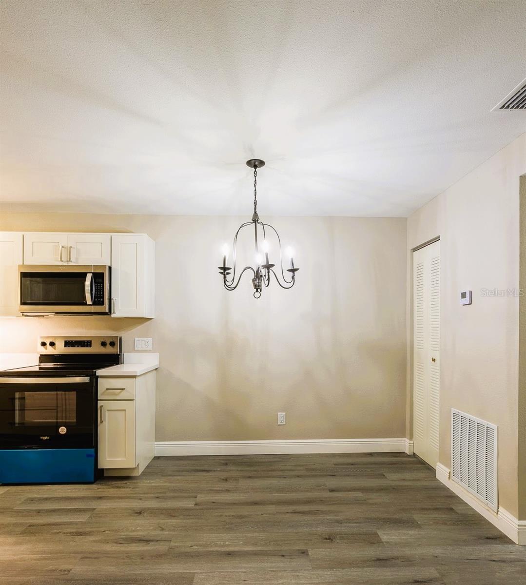 TIMBERLAKE CONDO 02 - Residential