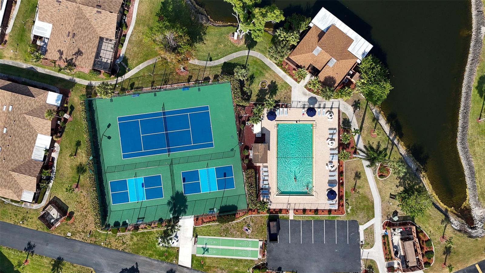 TIMBERLAKE CONDO 02 - Residential