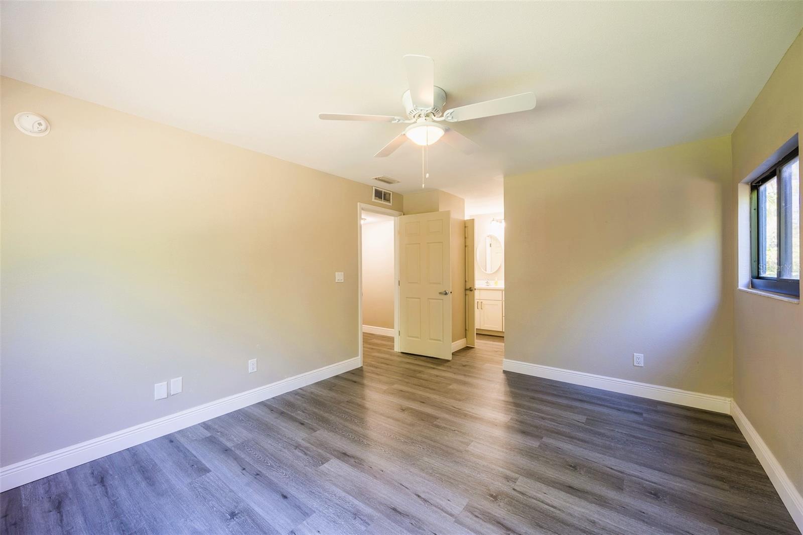 TIMBERLAKE CONDO 02 - Residential