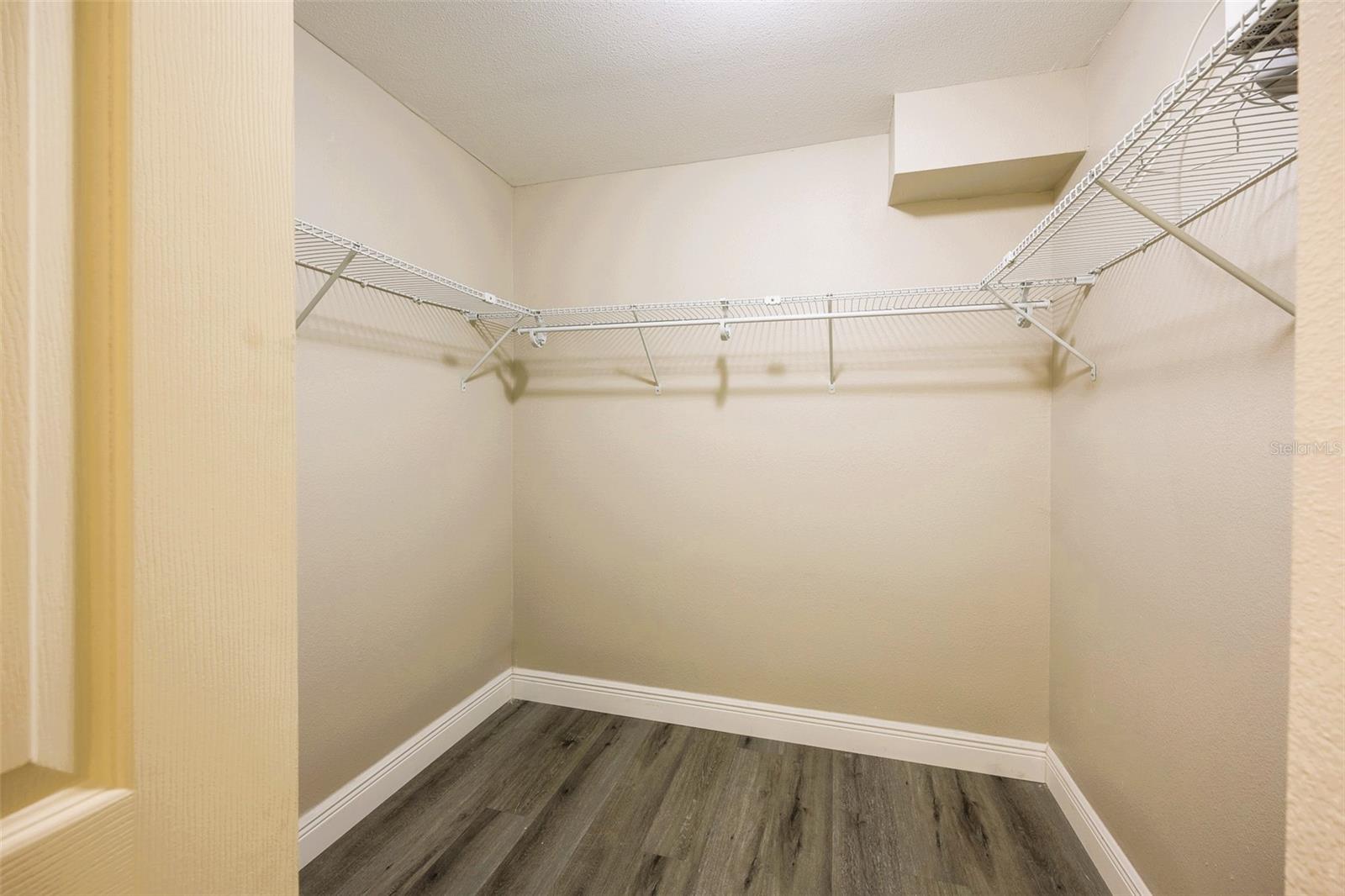 TIMBERLAKE CONDO 02 - Residential