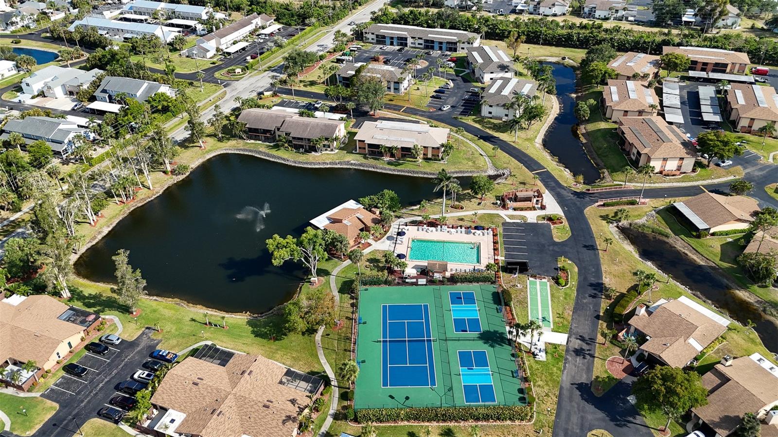 TIMBERLAKE CONDO 02 - Residential