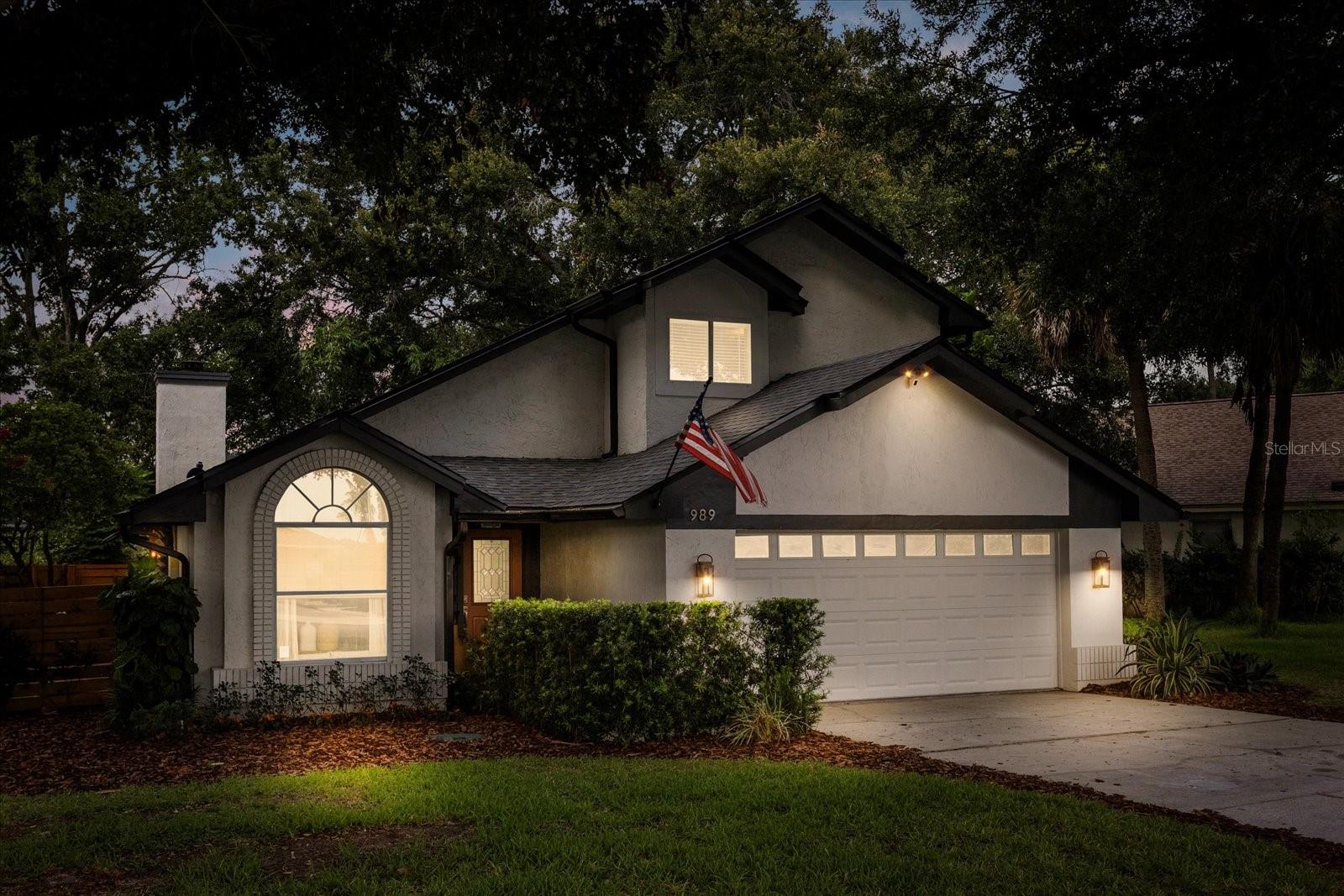 989 SUMMER LAKES DRIVE
