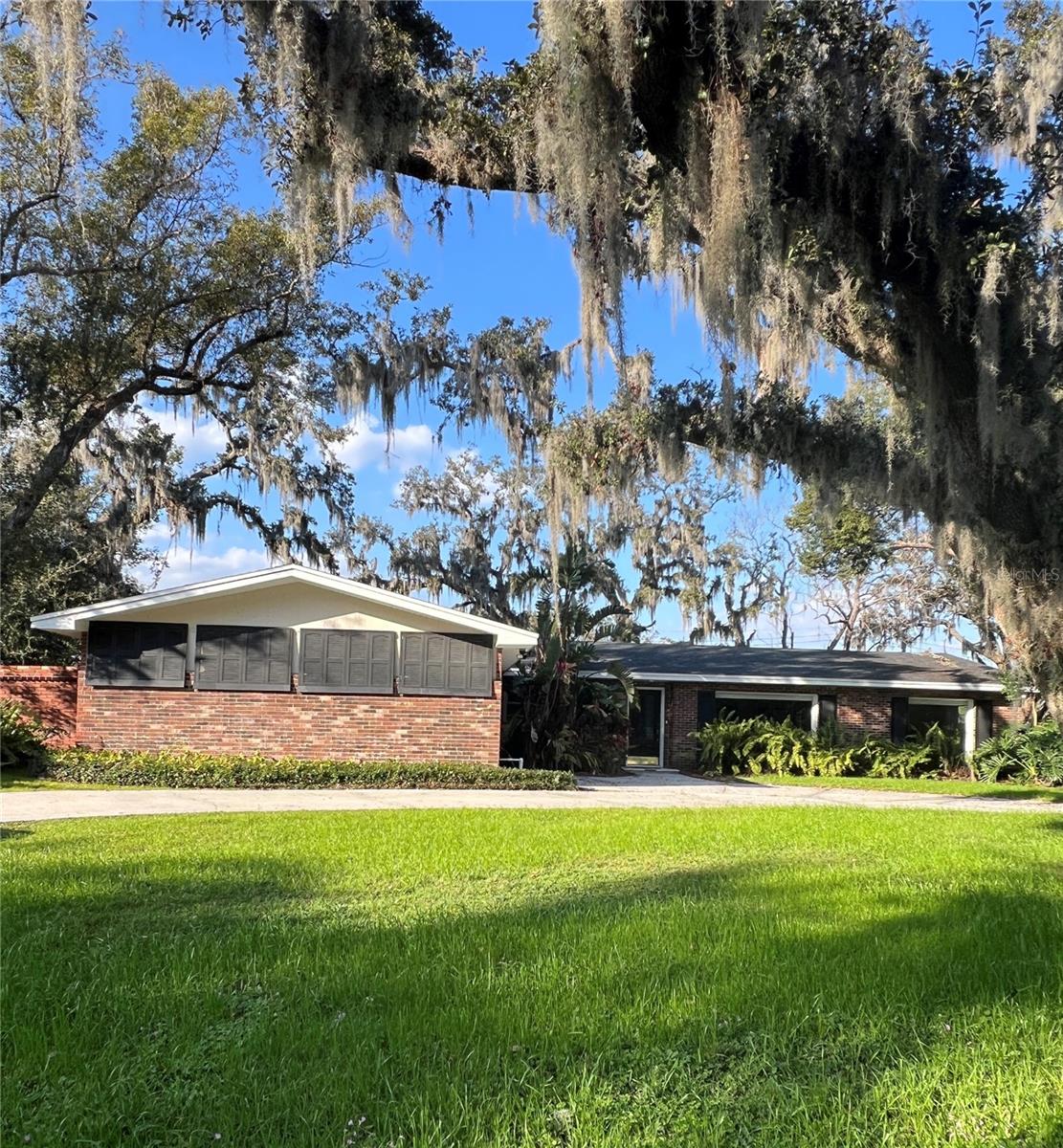 528 LAUREL LANE