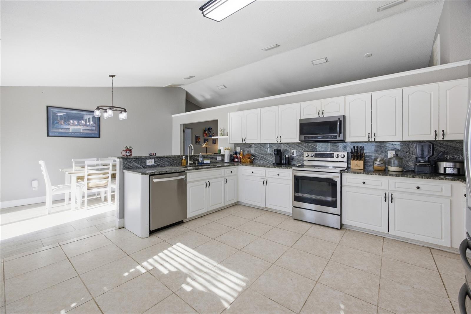 MARION OAKS - Residential