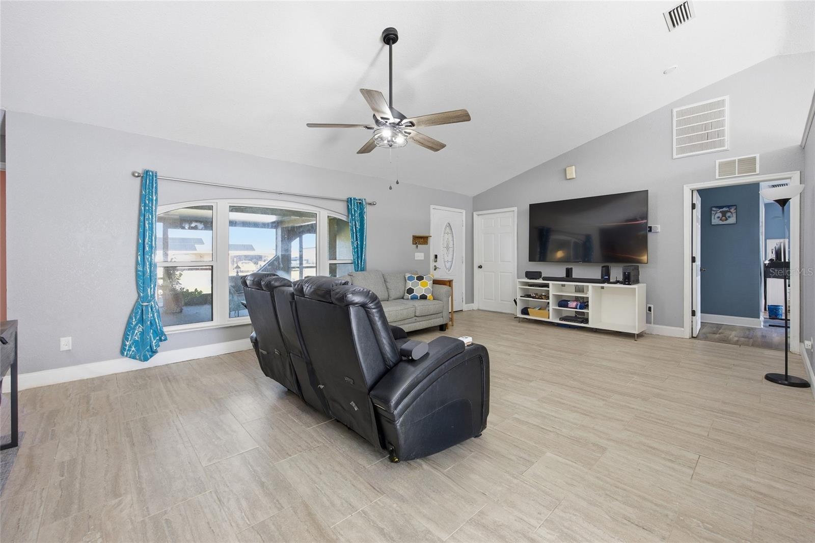 MARION OAKS - Residential