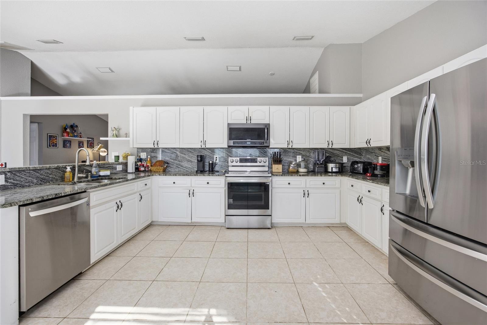 MARION OAKS - Residential