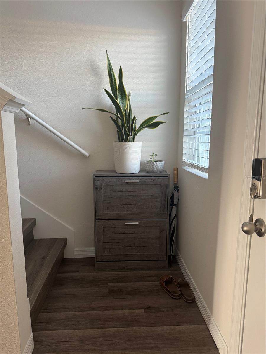 DANBURY/RIDGEWOOD LKS - Residential Lease