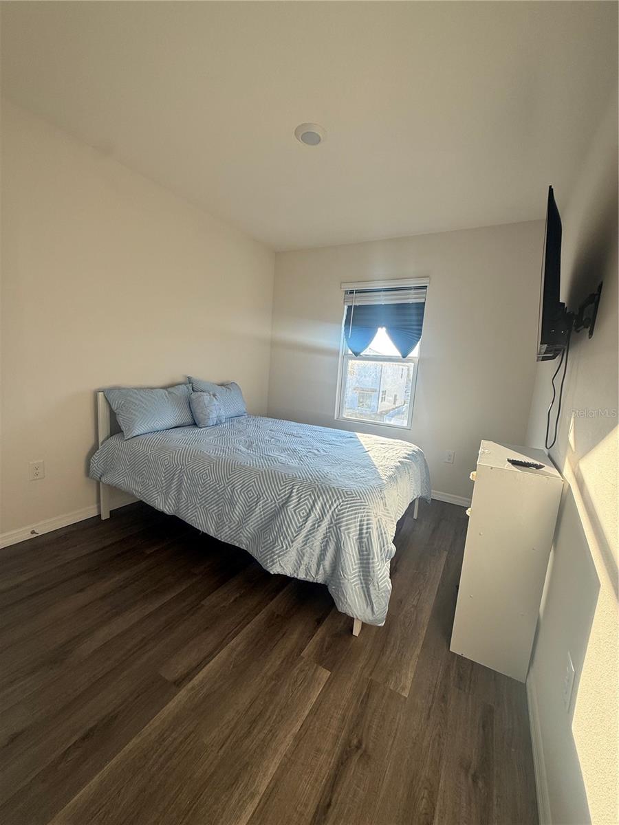 DANBURY/RIDGEWOOD LKS - Residential Lease