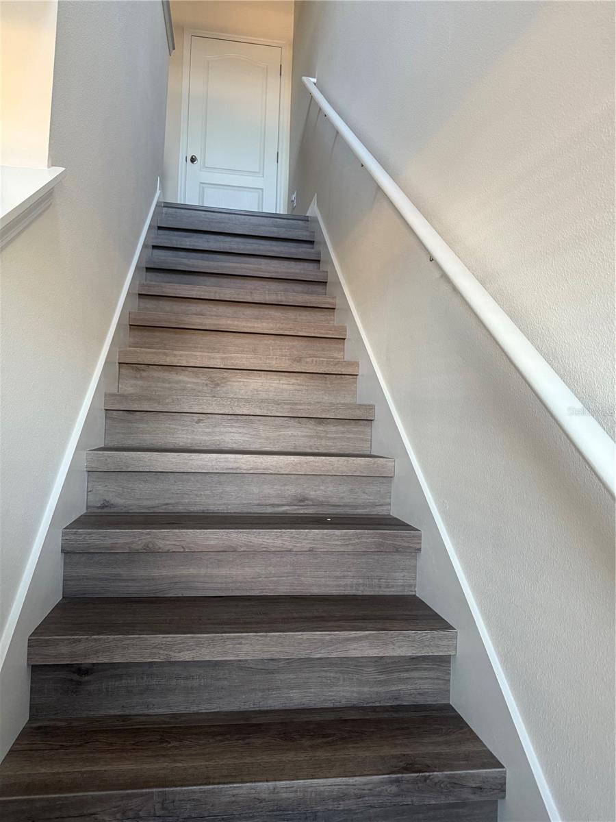 DANBURY/RIDGEWOOD LKS - Residential Lease