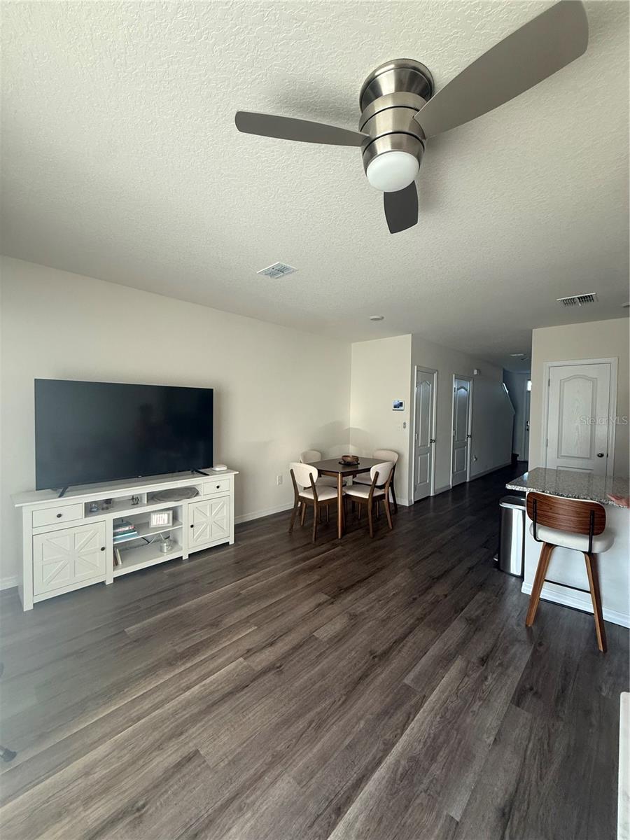 DANBURY/RIDGEWOOD LKS - Residential Lease