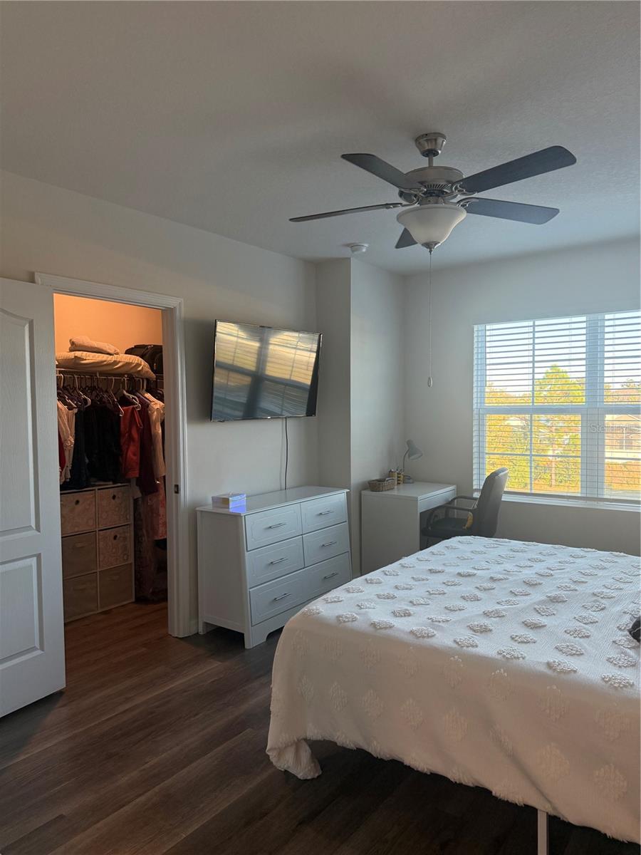 DANBURY/RIDGEWOOD LKS - Residential Lease