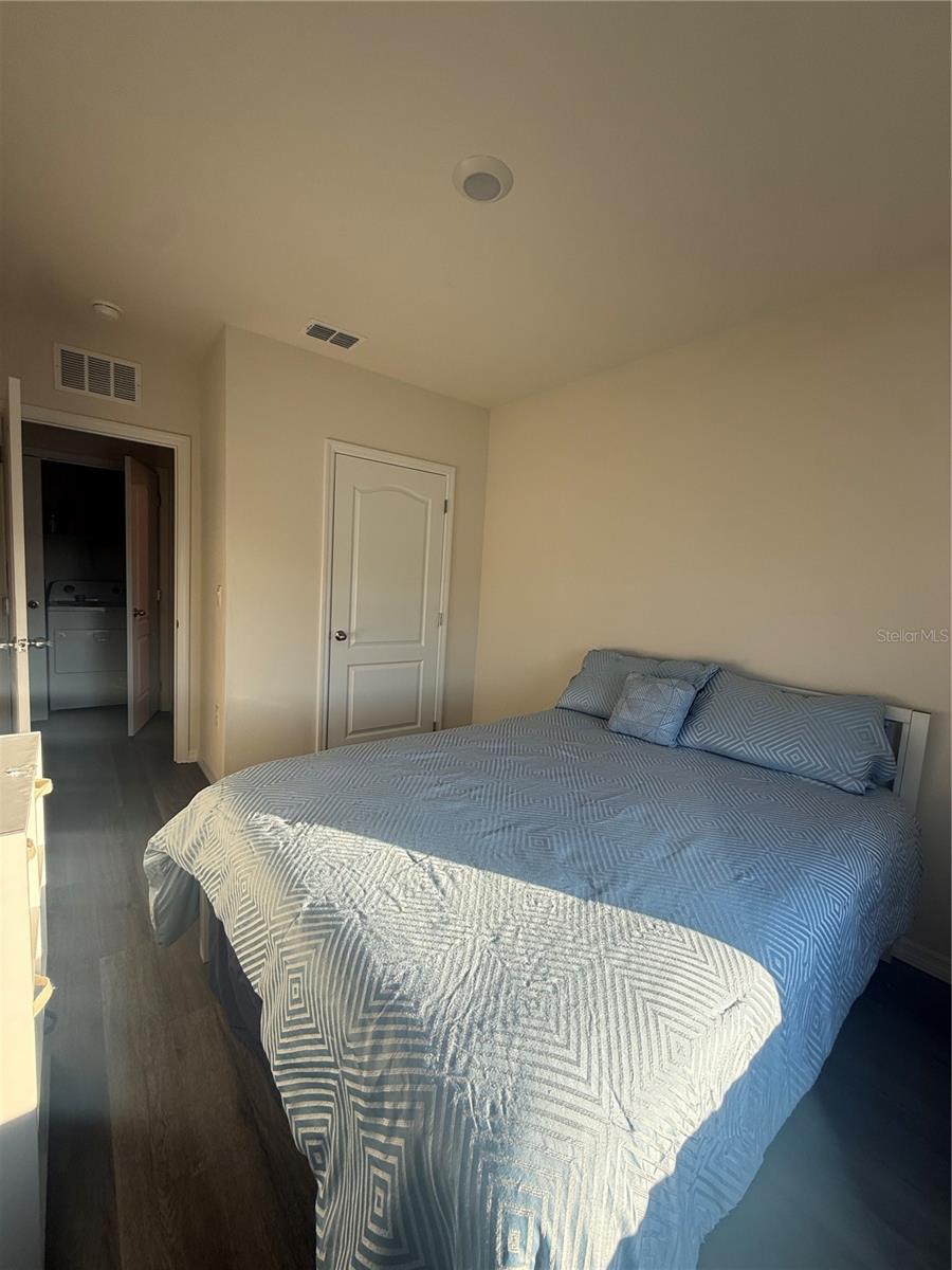 DANBURY/RIDGEWOOD LKS - Residential Lease