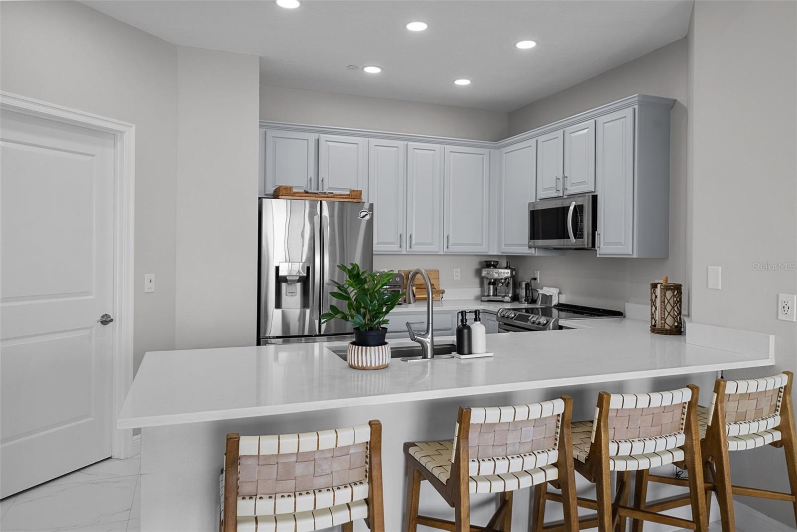 TOWERS OF CHANNELSIDE CONDOMIN - Residential