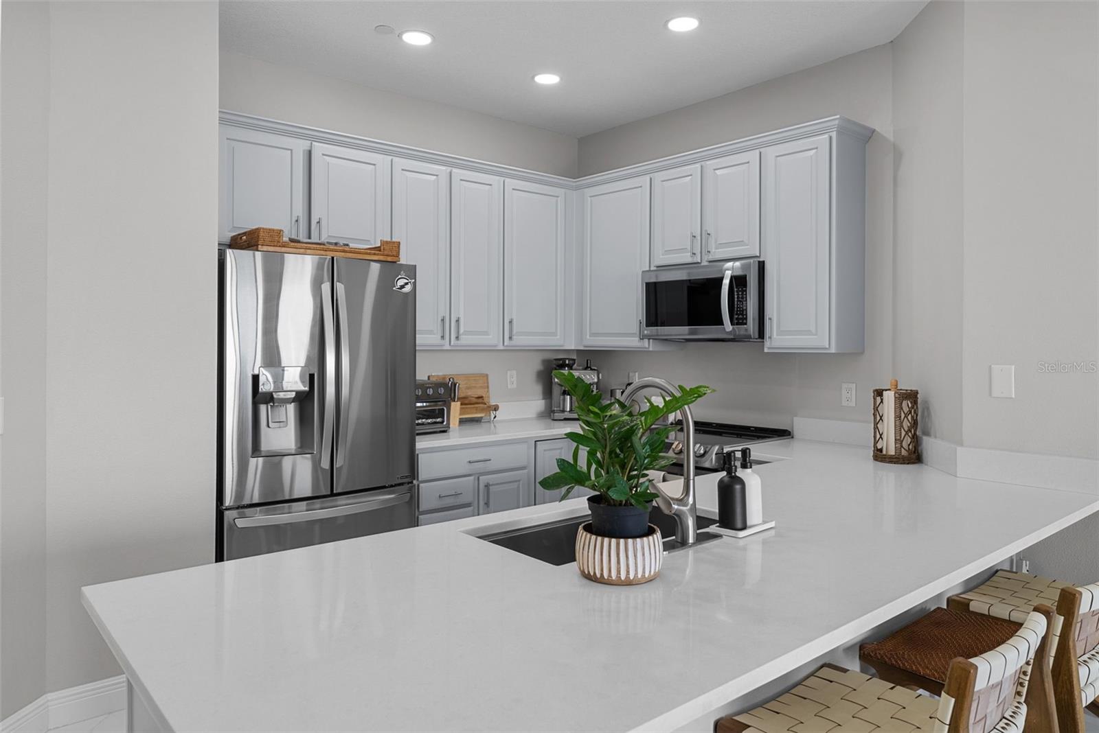 TOWERS OF CHANNELSIDE CONDOMIN - Residential