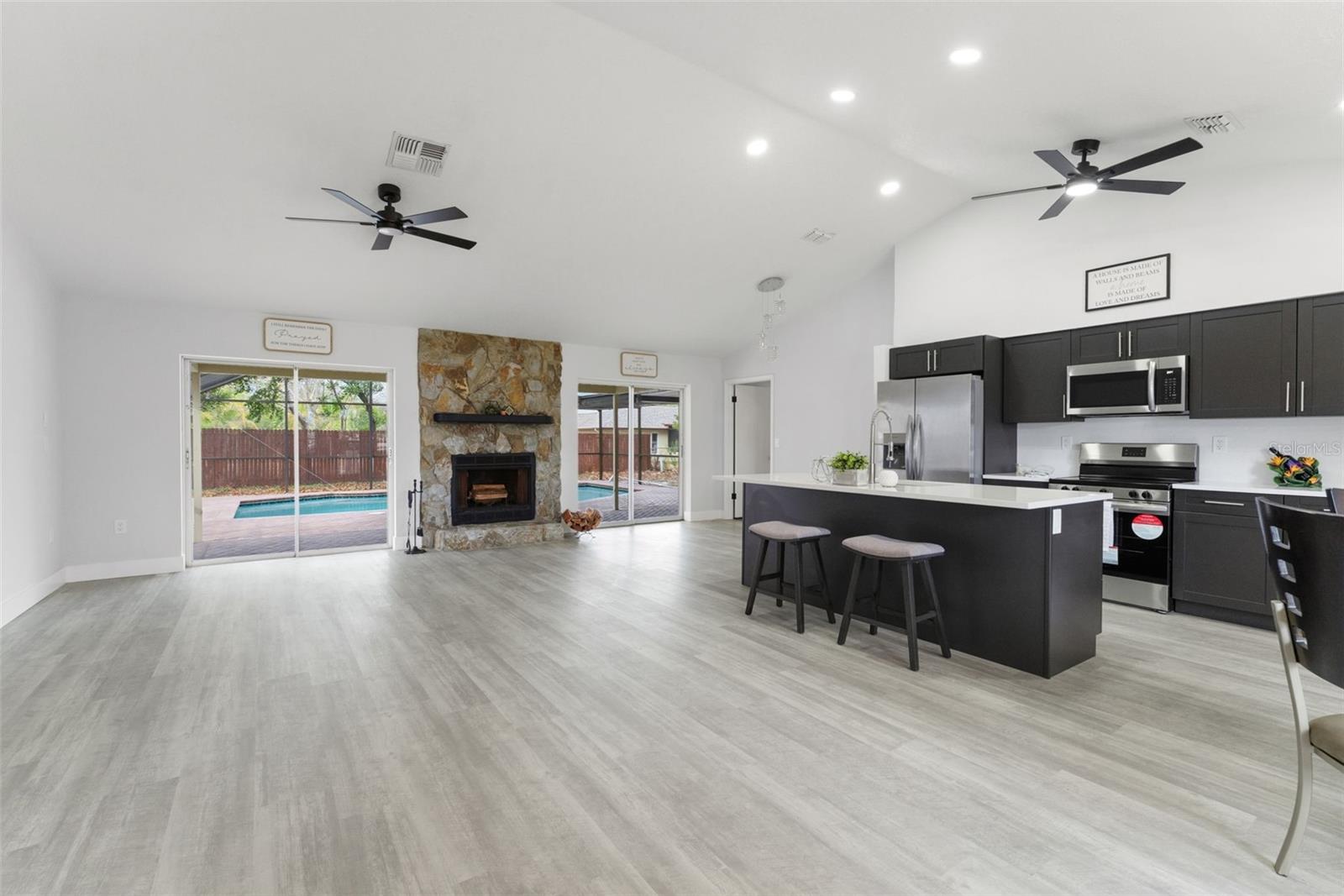 SPRING HILL - Residential