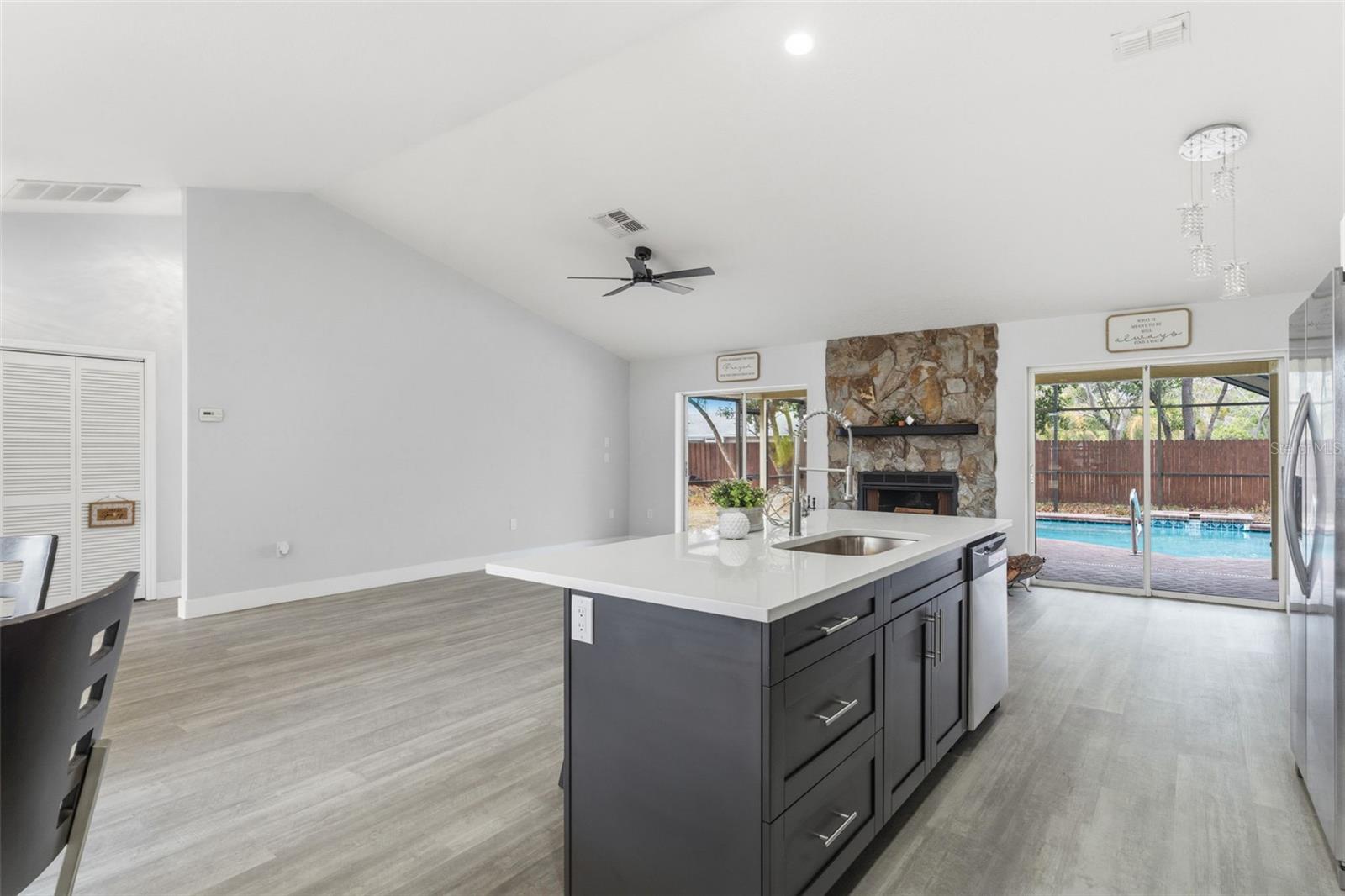 SPRING HILL - Residential