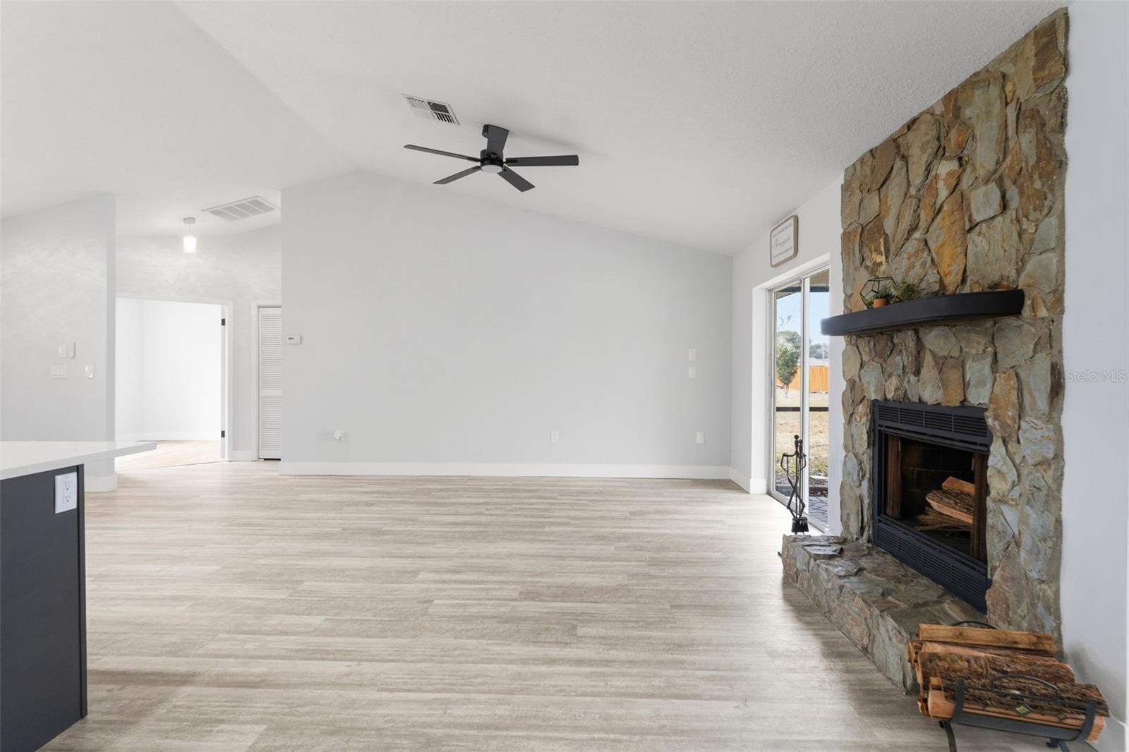 SPRING HILL - Residential