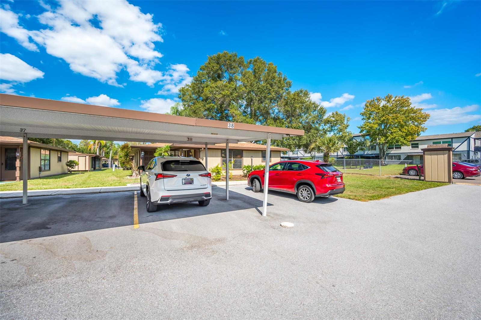 TAHITIAN PLACE - Residential