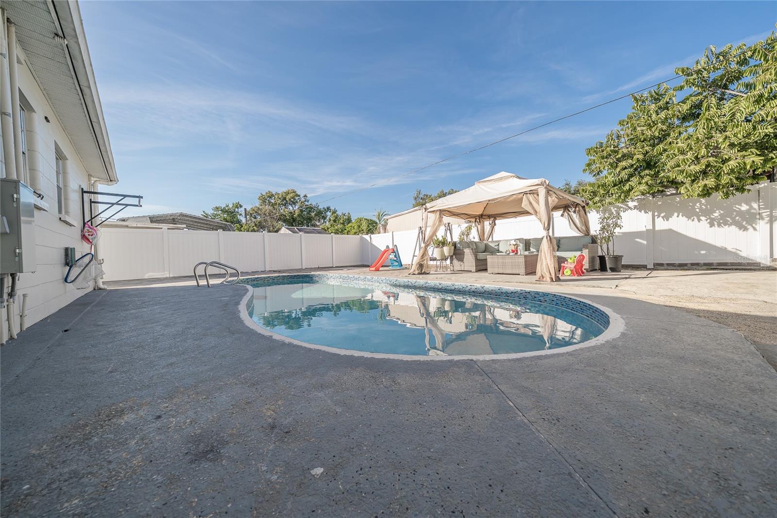 BELT COURT - Residential