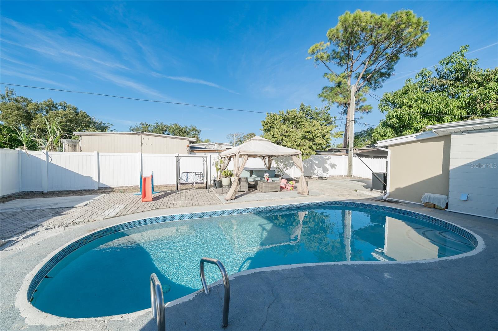 BELT COURT - Residential