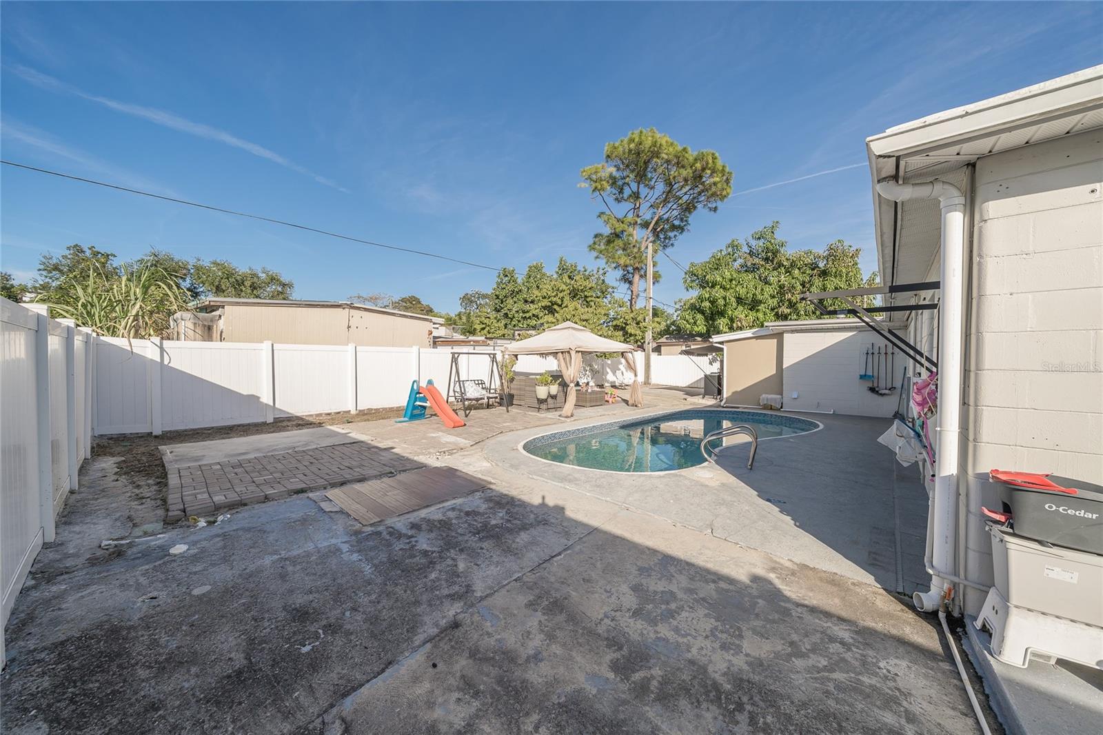 BELT COURT - Residential