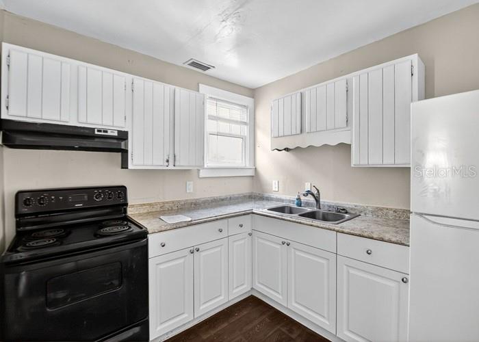 SEABREEZE CIRCLE BLK 11 MEMENTO - Residential